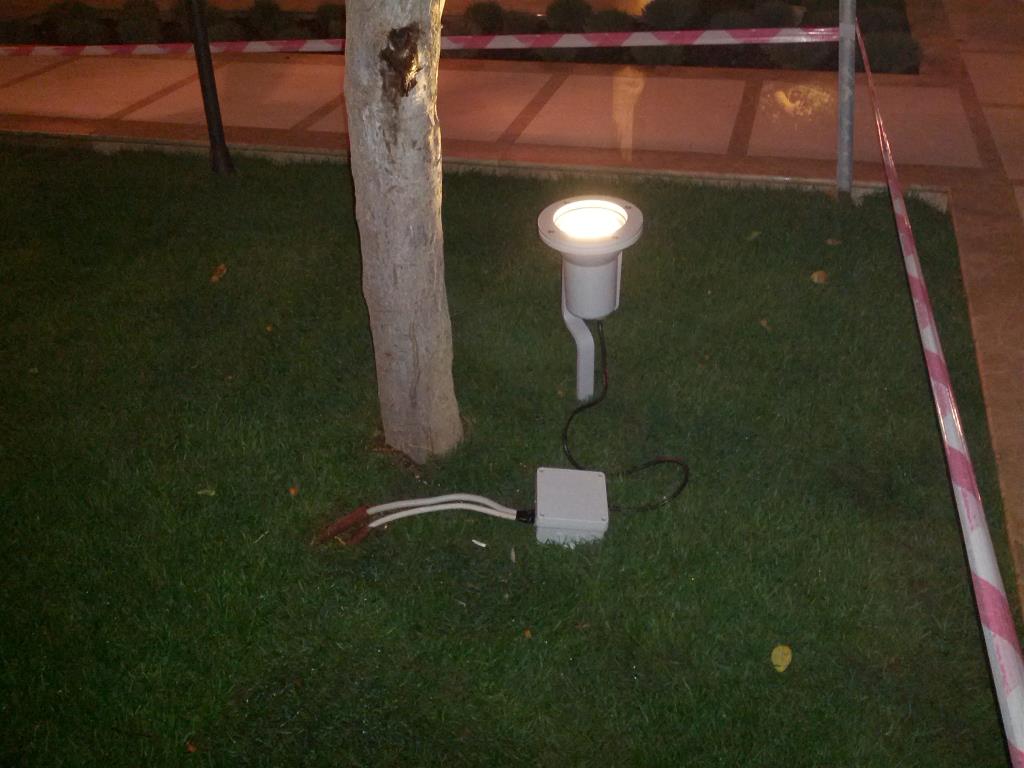 Mavişehirde Villa Bahçe Aydınlatma Montajımız